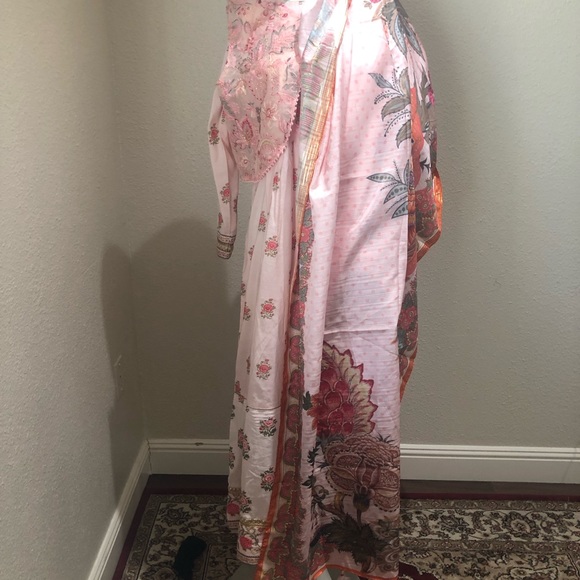 Pakistani branded dress - Picture 15 of 15